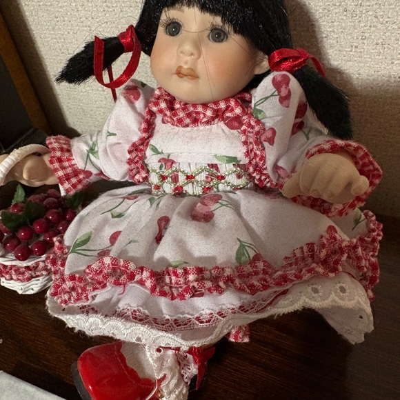 Marie Osmond porcelain doll - Picture 2 of 10